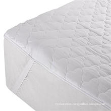 Quilted Cot Size Mattress Pad with Four Corners Elastic Straps